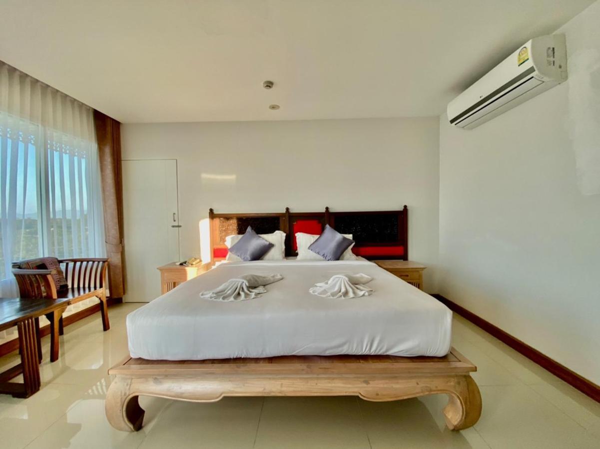 At Ruam Chok Hotel Chiang Mai Exterior foto