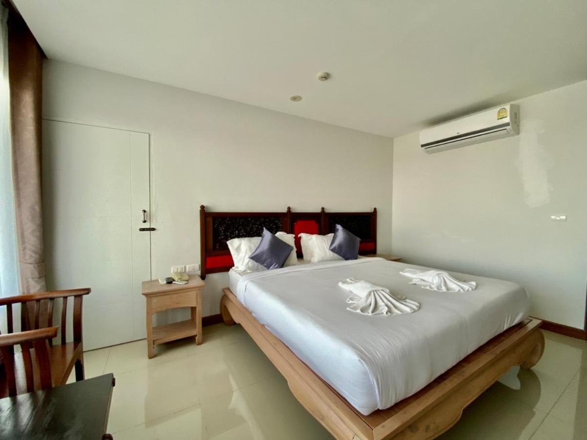 At Ruam Chok Hotel Chiang Mai Exterior foto