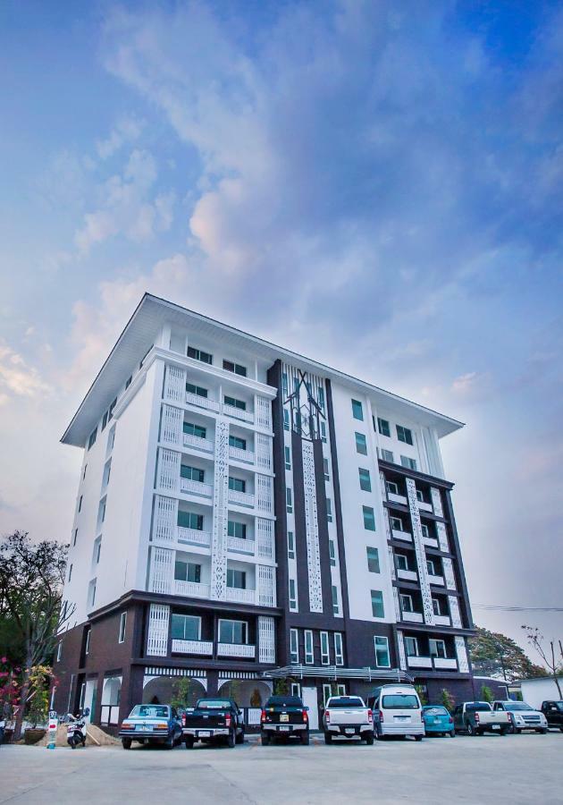 At Ruam Chok Hotel Chiang Mai Exterior foto