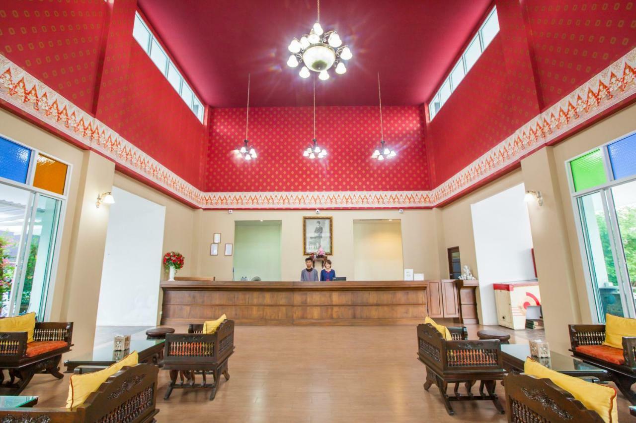 At Ruam Chok Hotel Chiang Mai Exterior foto